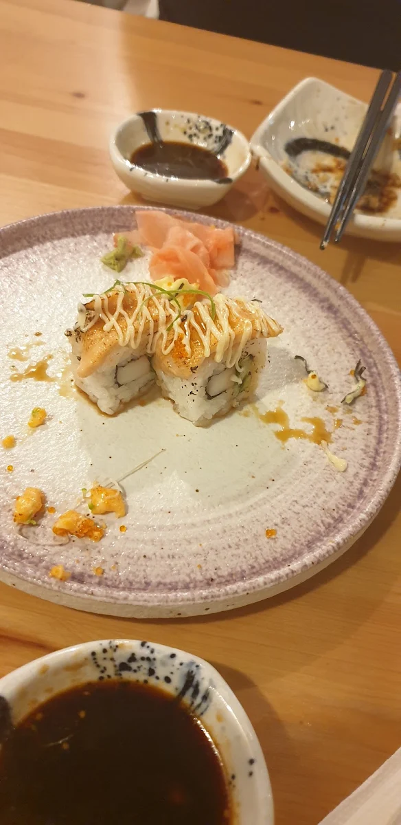 Aburi Salmon Roll
