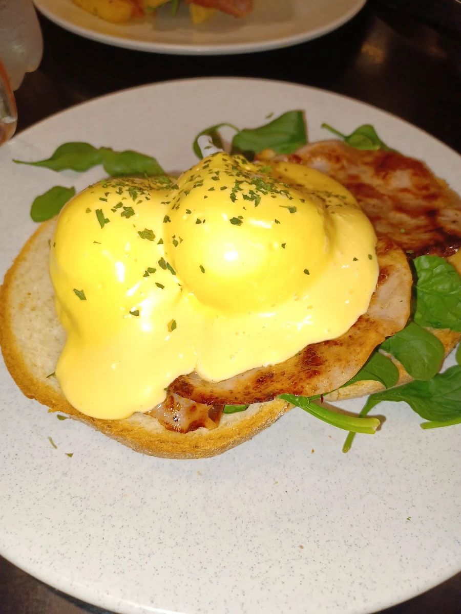 Eggs Benedict