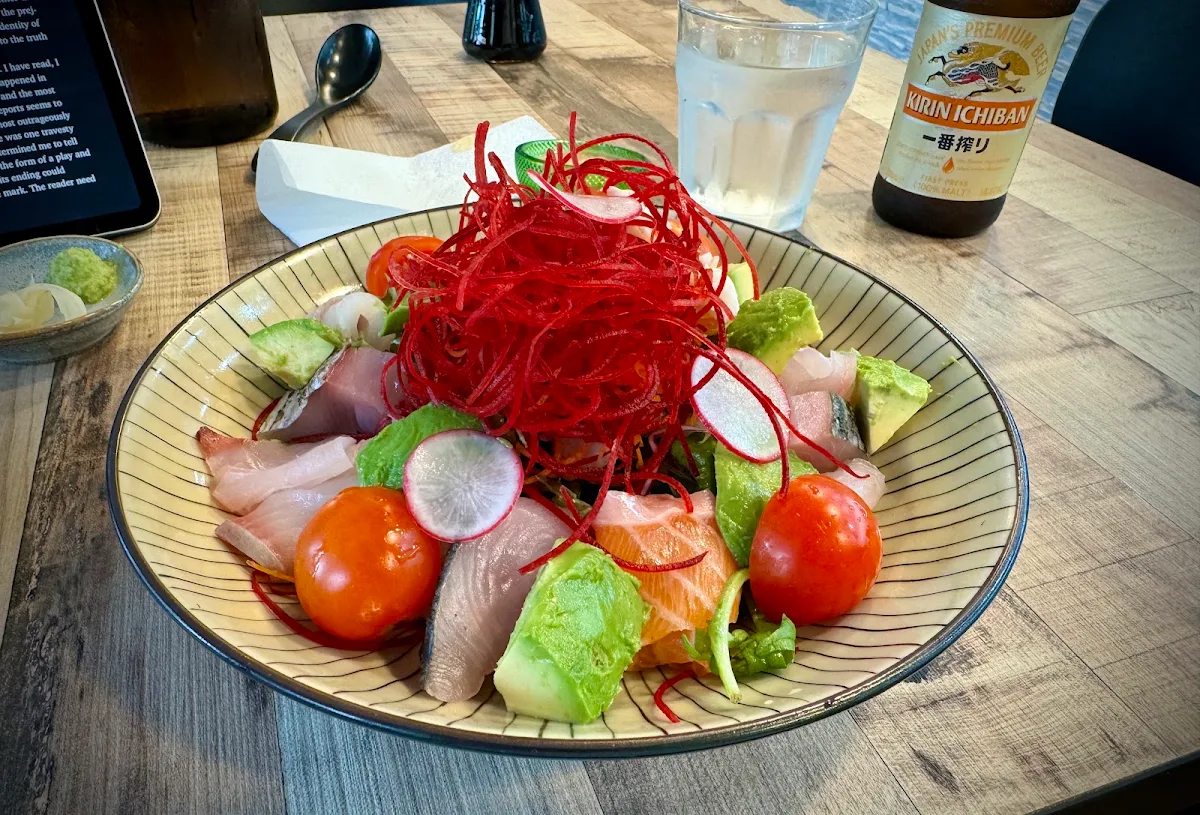 Sashimi Salad, Sushiki
