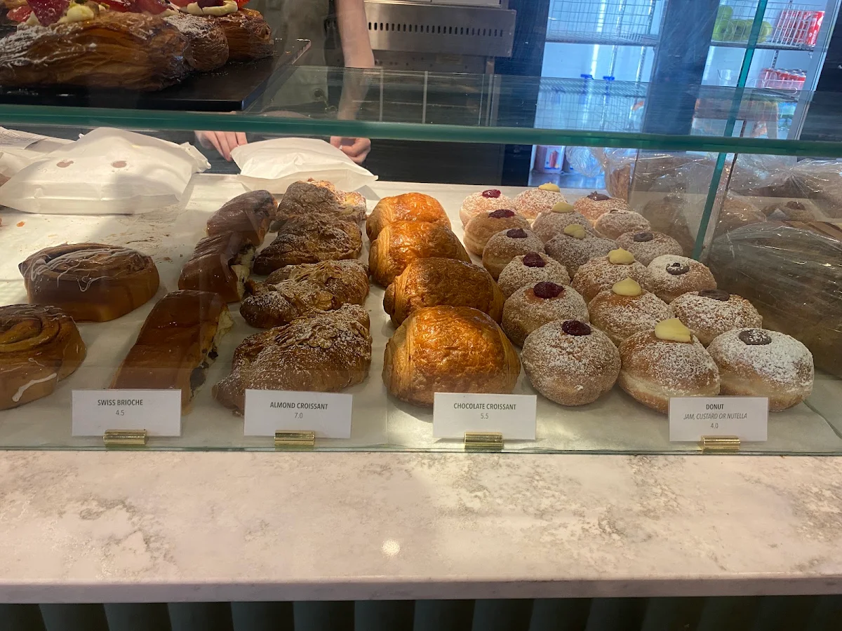Jam Donuts, Tatin