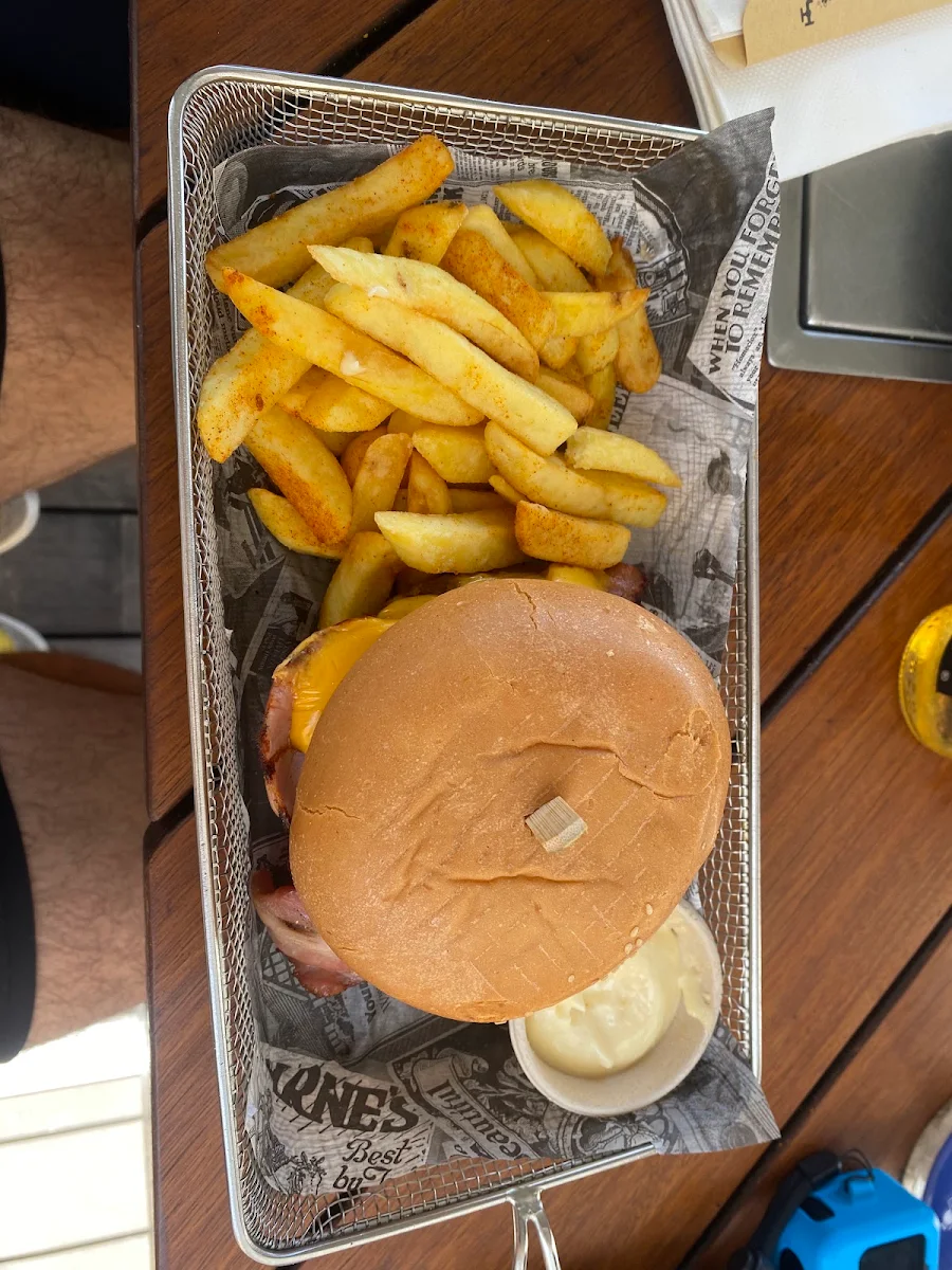 Cheeseburger, Surfers Paradise Beergarden