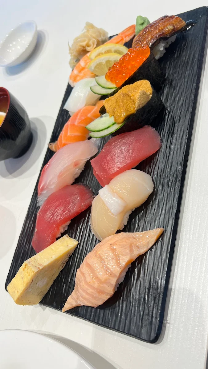 Chirashi Sushi