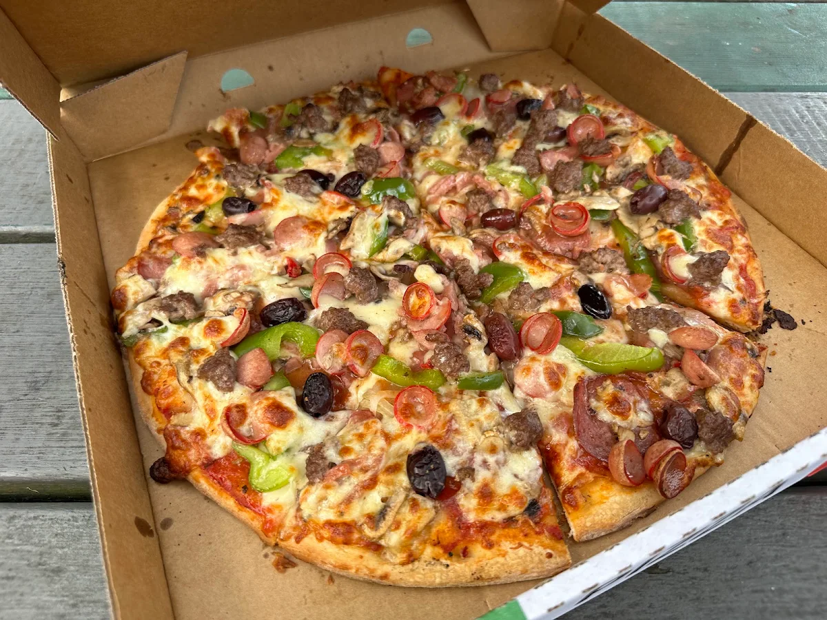 Highlights, Stonehenge Pizza