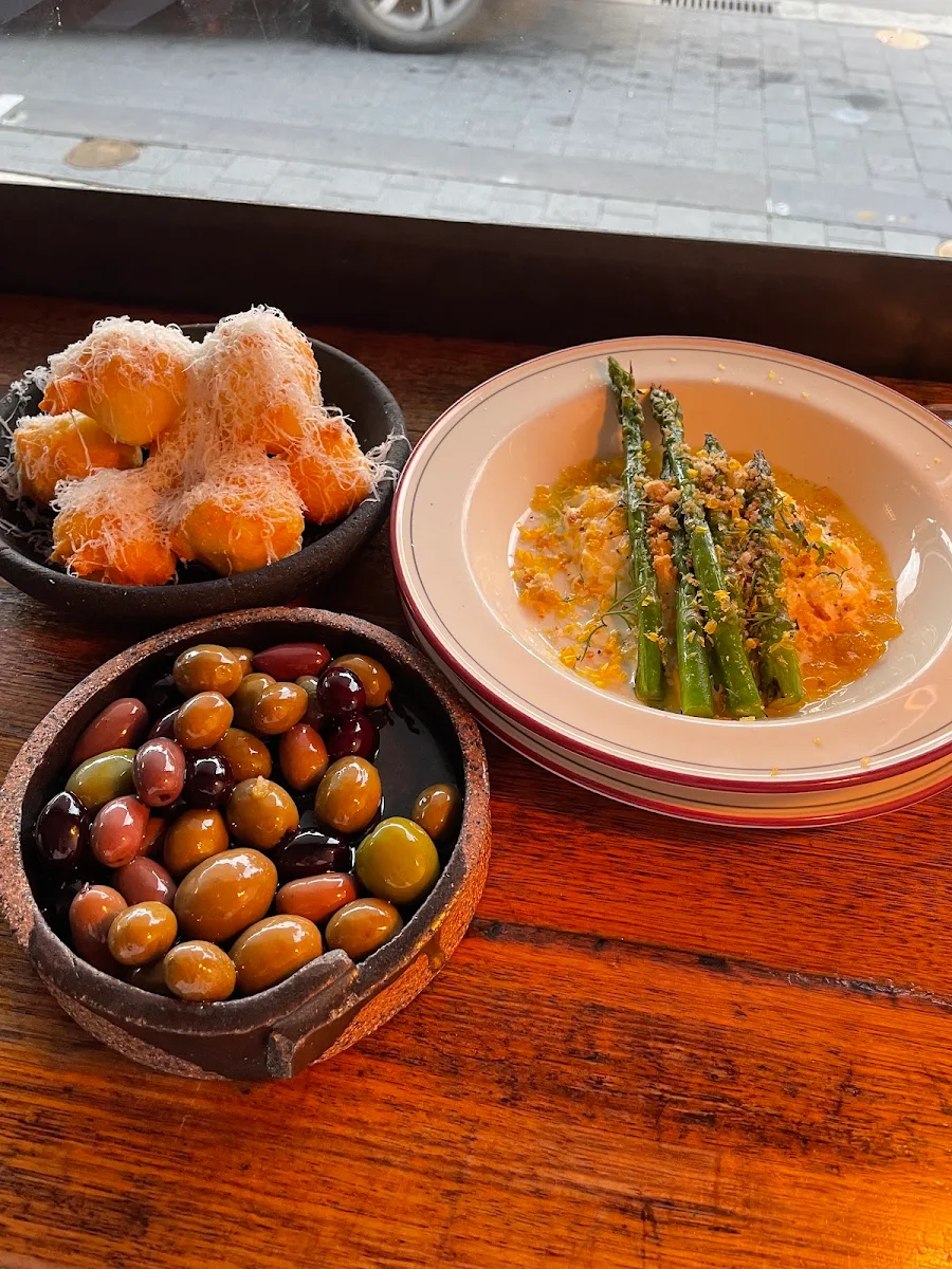 Highlights, Willing Wine Bar