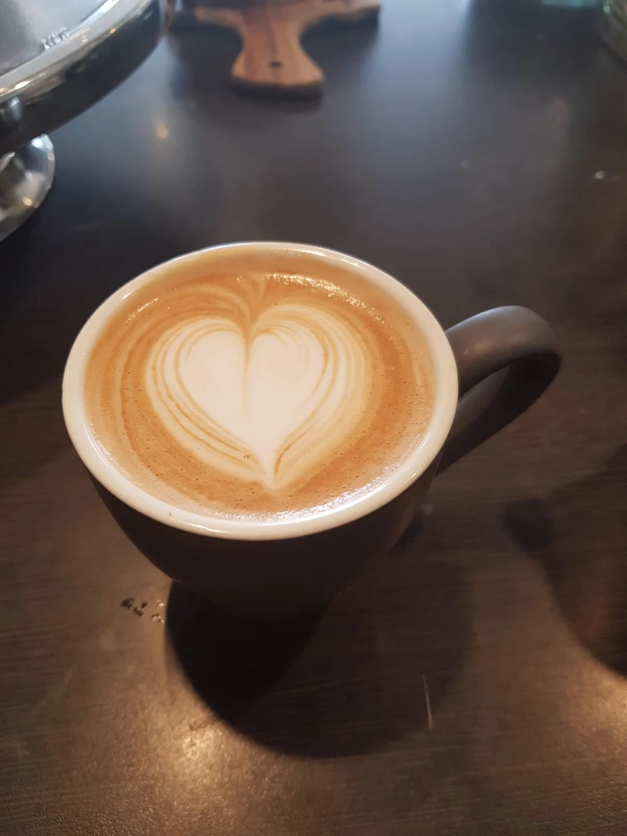 Flat White, Bruce Town