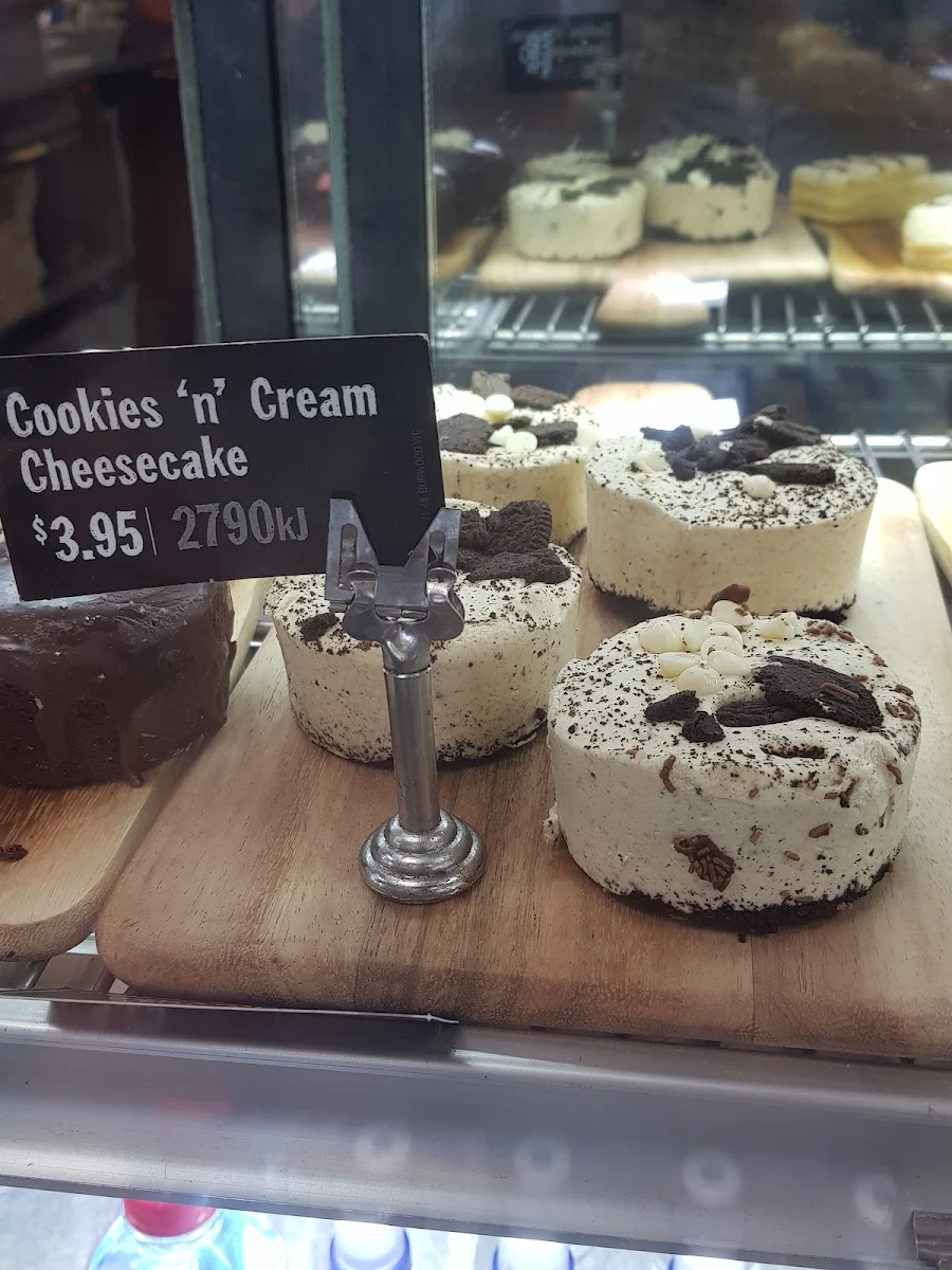 Cookies & Cream Cheese Cake