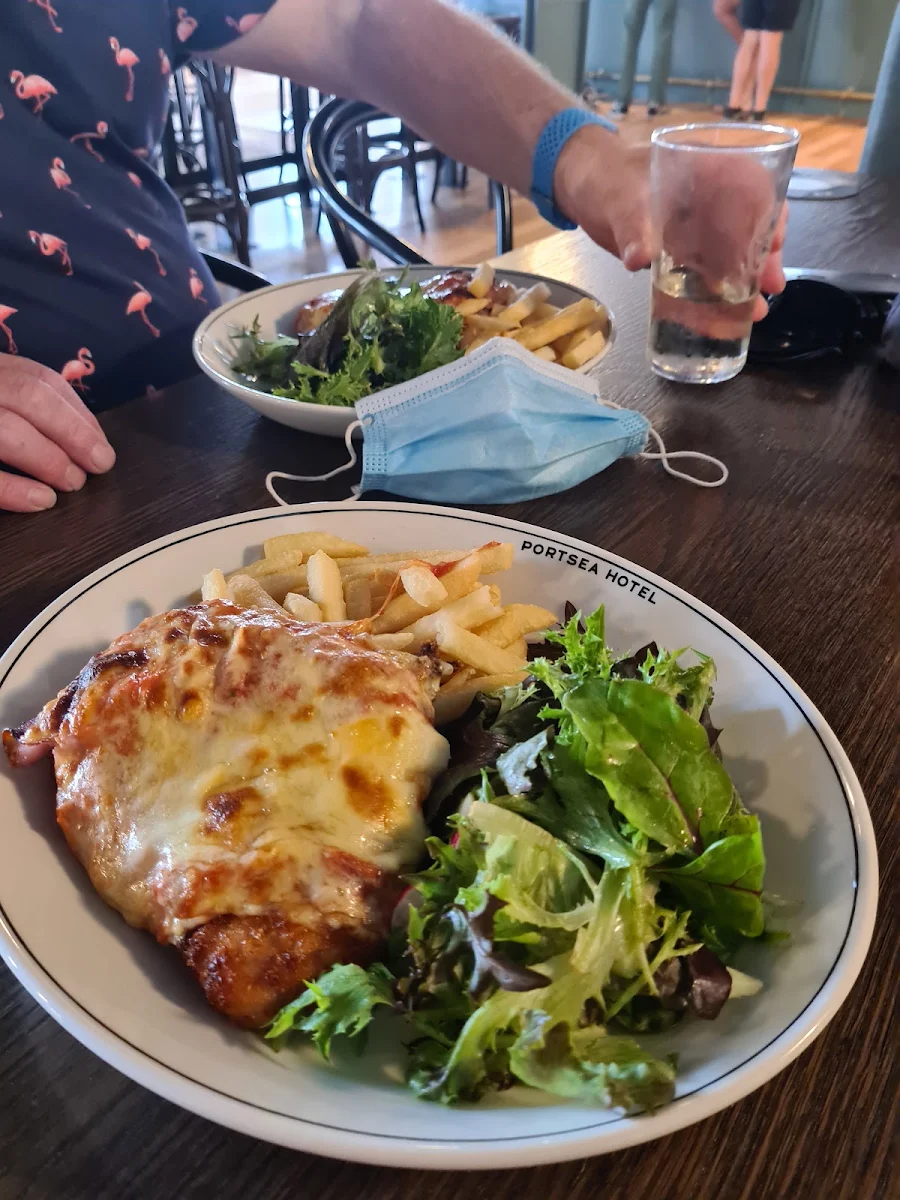Parma, Portsea Hotel