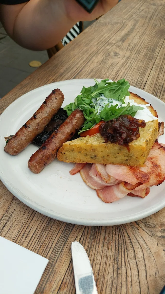Hunter Breakfast, Hunter & Scout Café