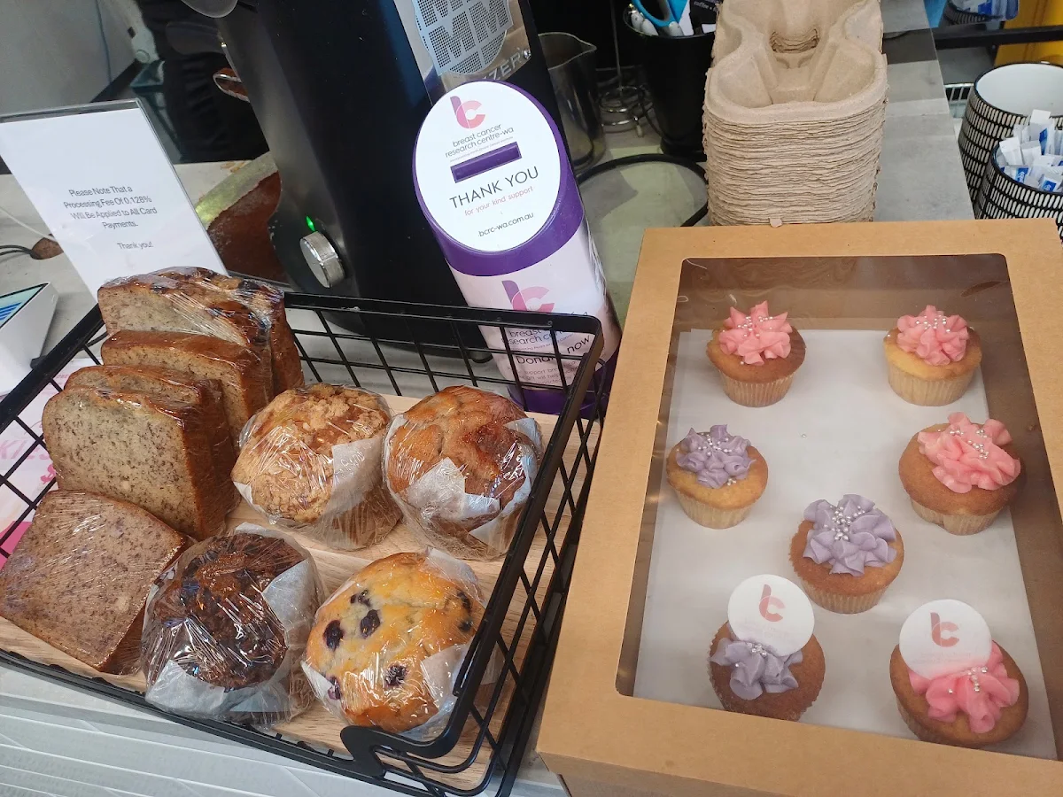 Cupcakes, Einsteins 2 go located on level 4