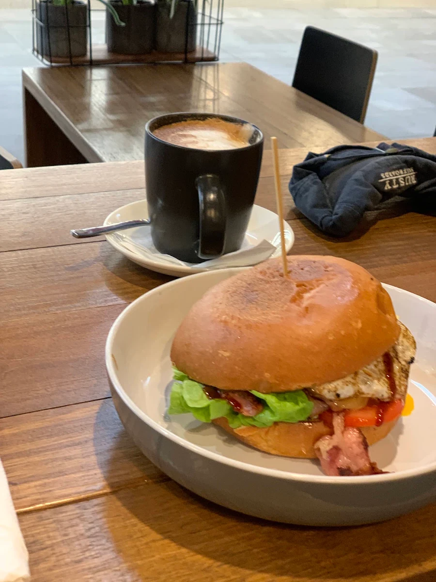 Breakfast Burger, Chill In Cafe