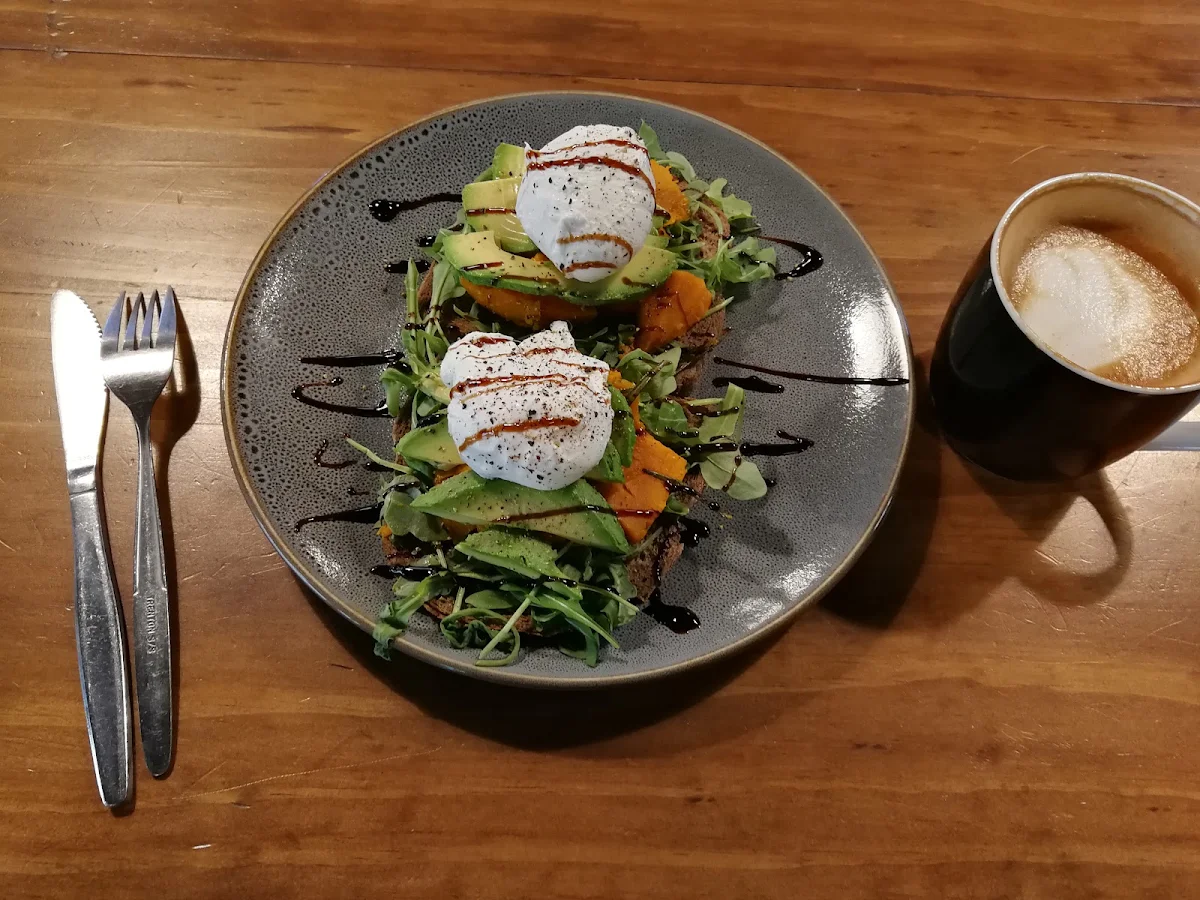 Highlights, Chill In Cafe