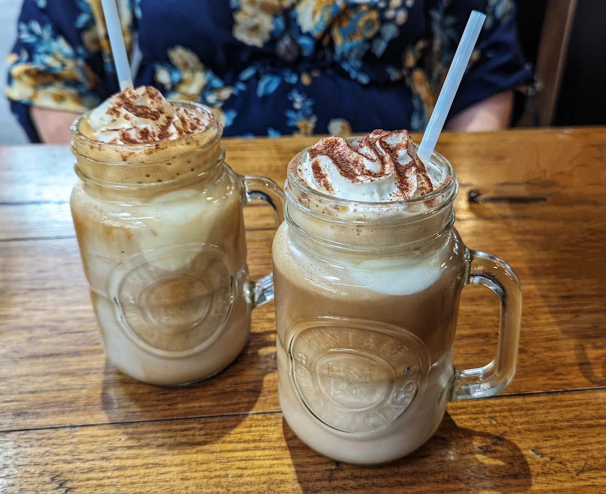 Highlights, Chill In Cafe
