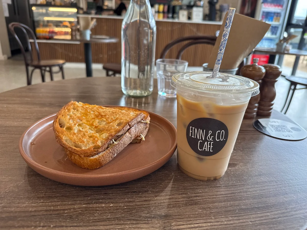 Highlights, Finn & Co Cafe Emu Plains