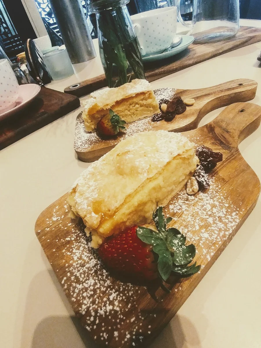 Vanilla Slice, Mango's Nuts Cafe & Restaurant