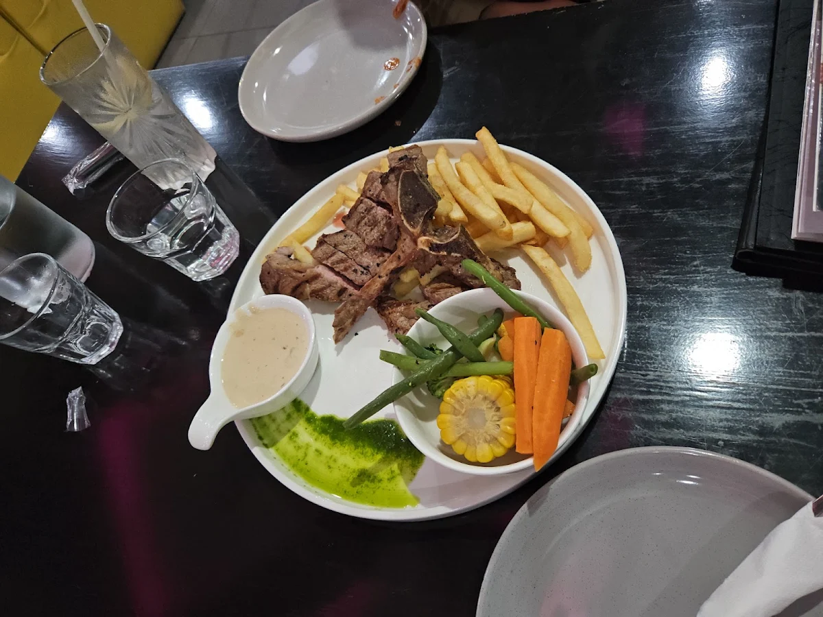 Tbone, Sahrati