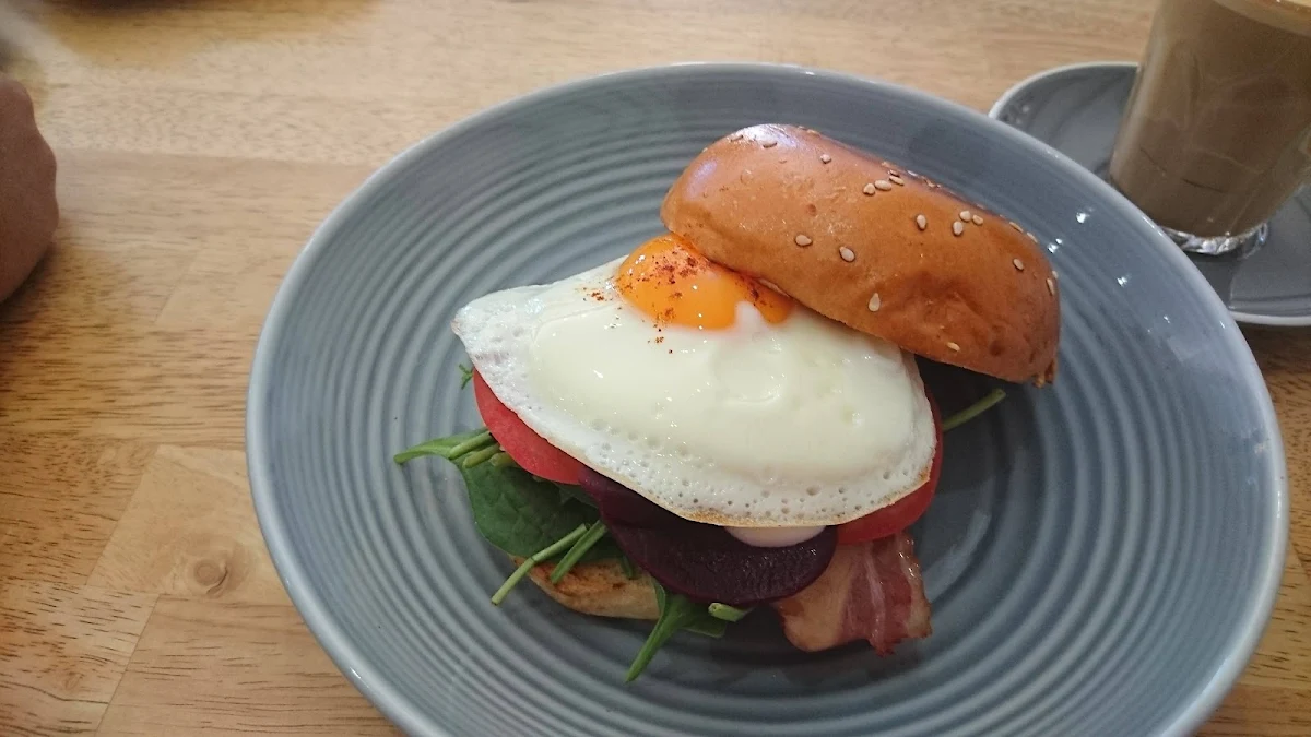 Breakfast Burger, The Little Parry