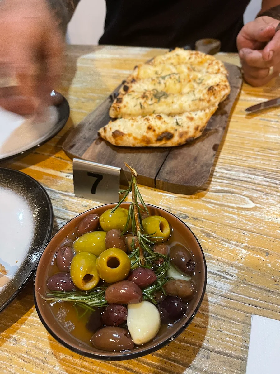 Highlights, Fontina Woodfire Pizzeria