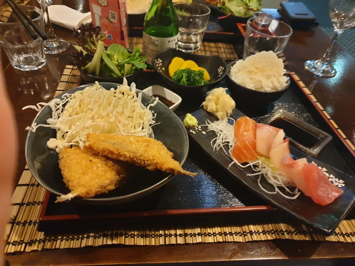 Yellow Tail, Acacia Modern Japanese Dining
