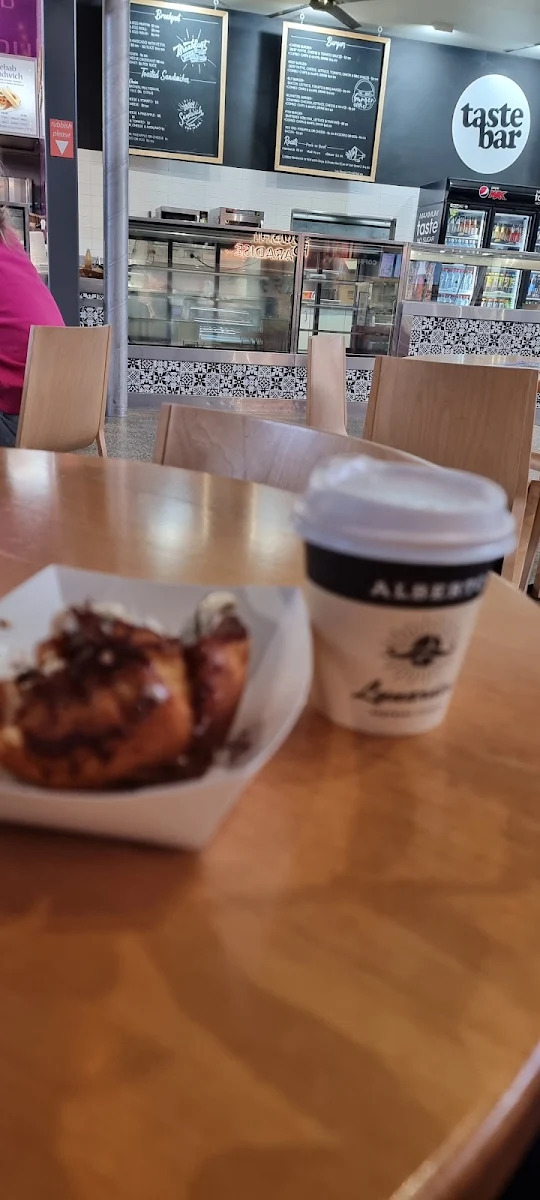 Cinnamon Pie, Taste Bar