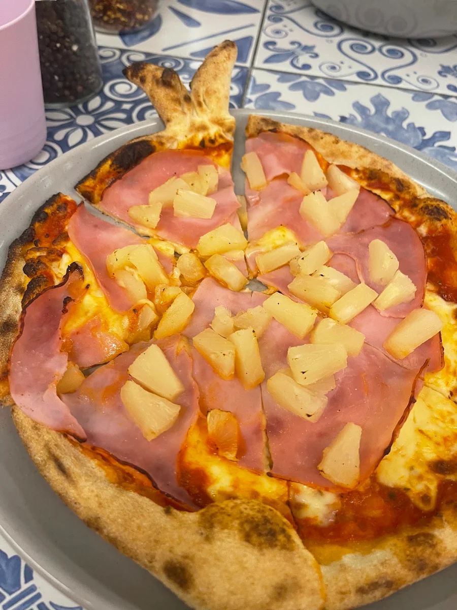 Ham Pizza, Toro's pizza