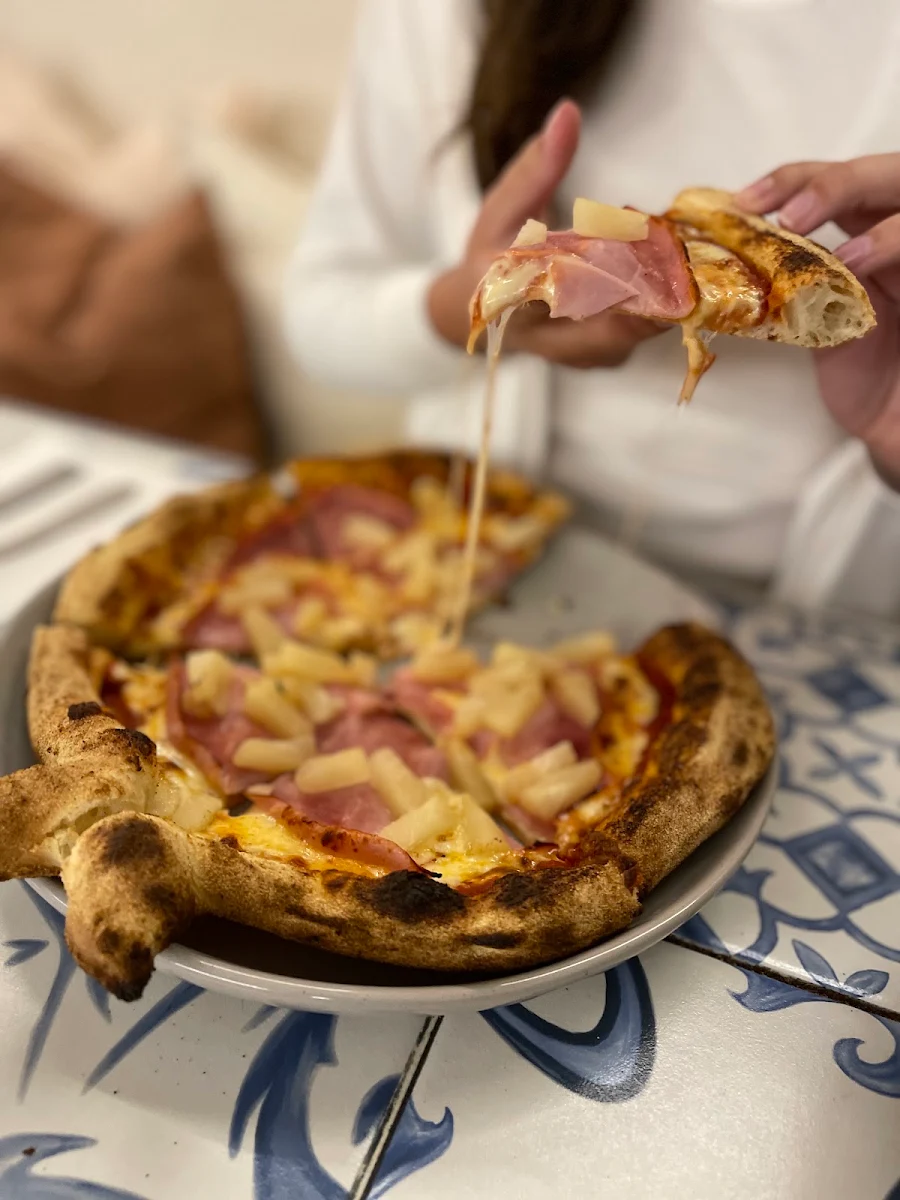 Highlights, Toro's pizza