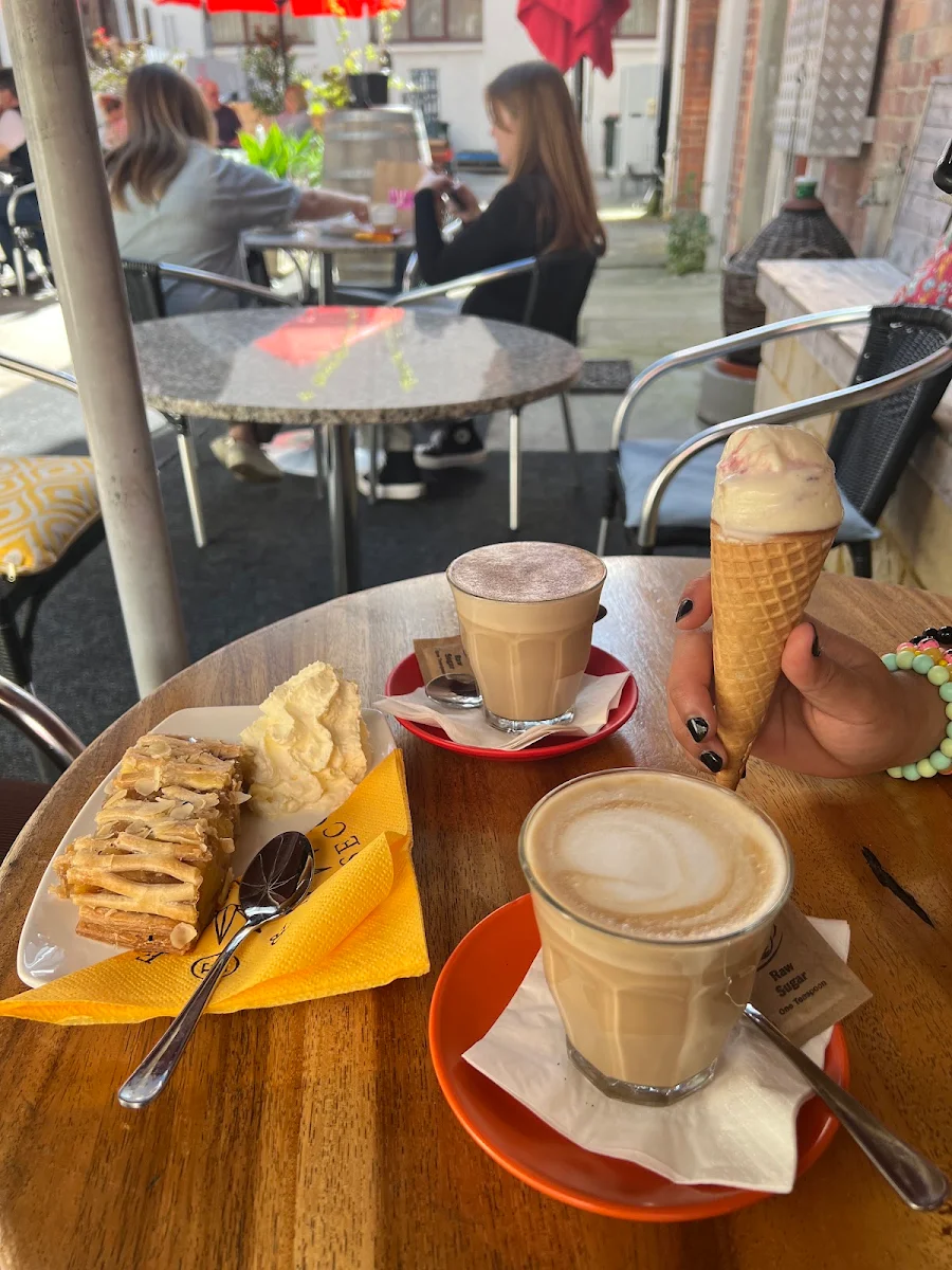 Apple Pie, Espresso & Prosecco