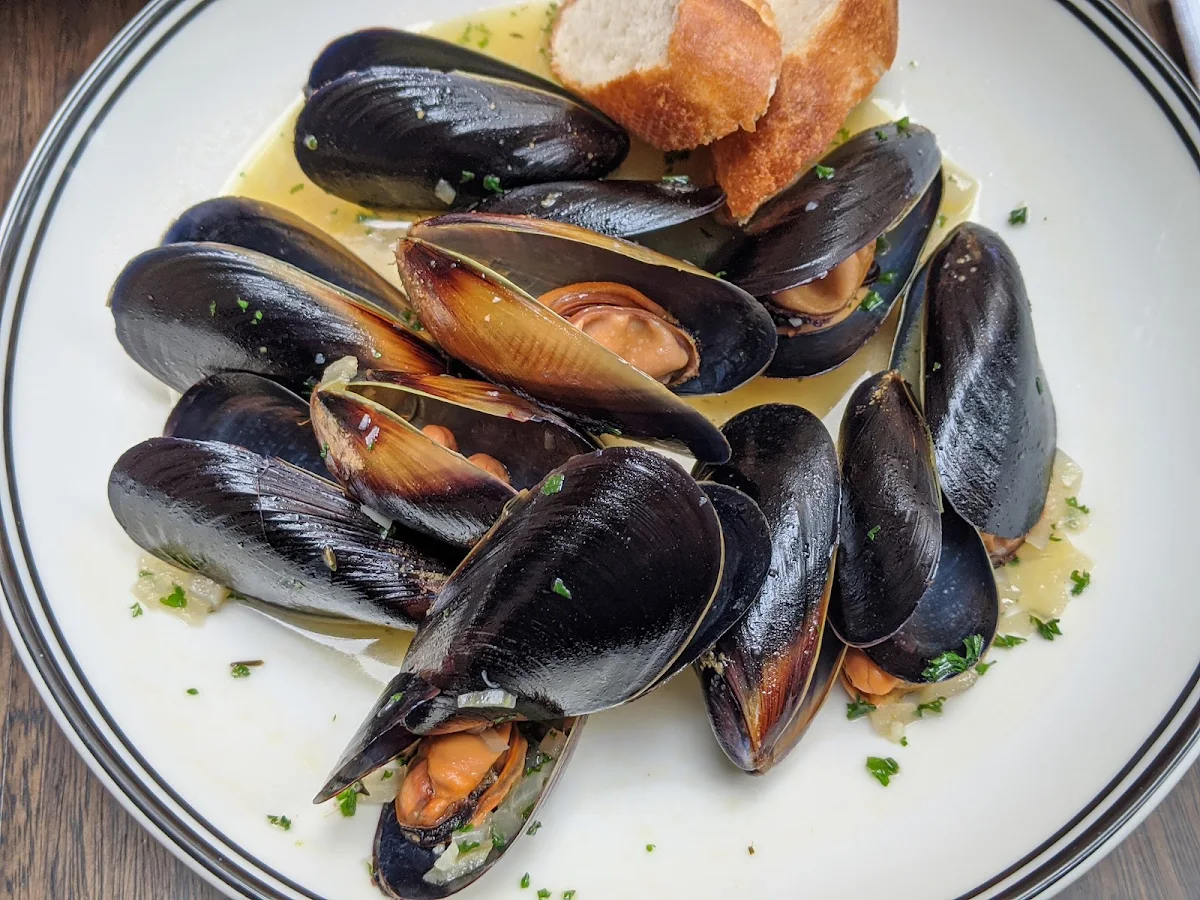 Mussels, Bistro Papillon