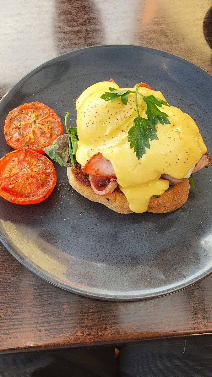 Eggs Bene, Sandbar Cafe Restaurant