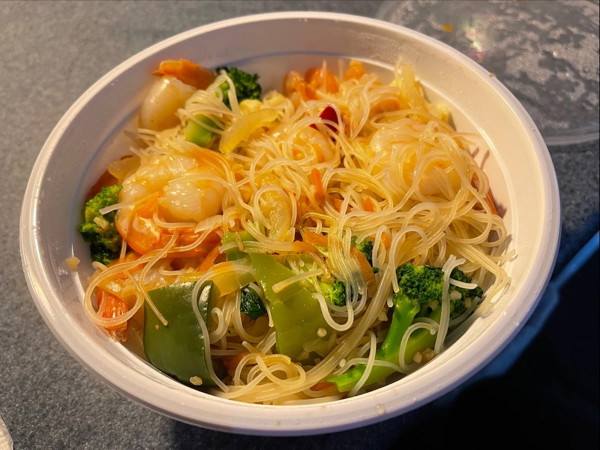 Garlic Prawns with Rice Noodles