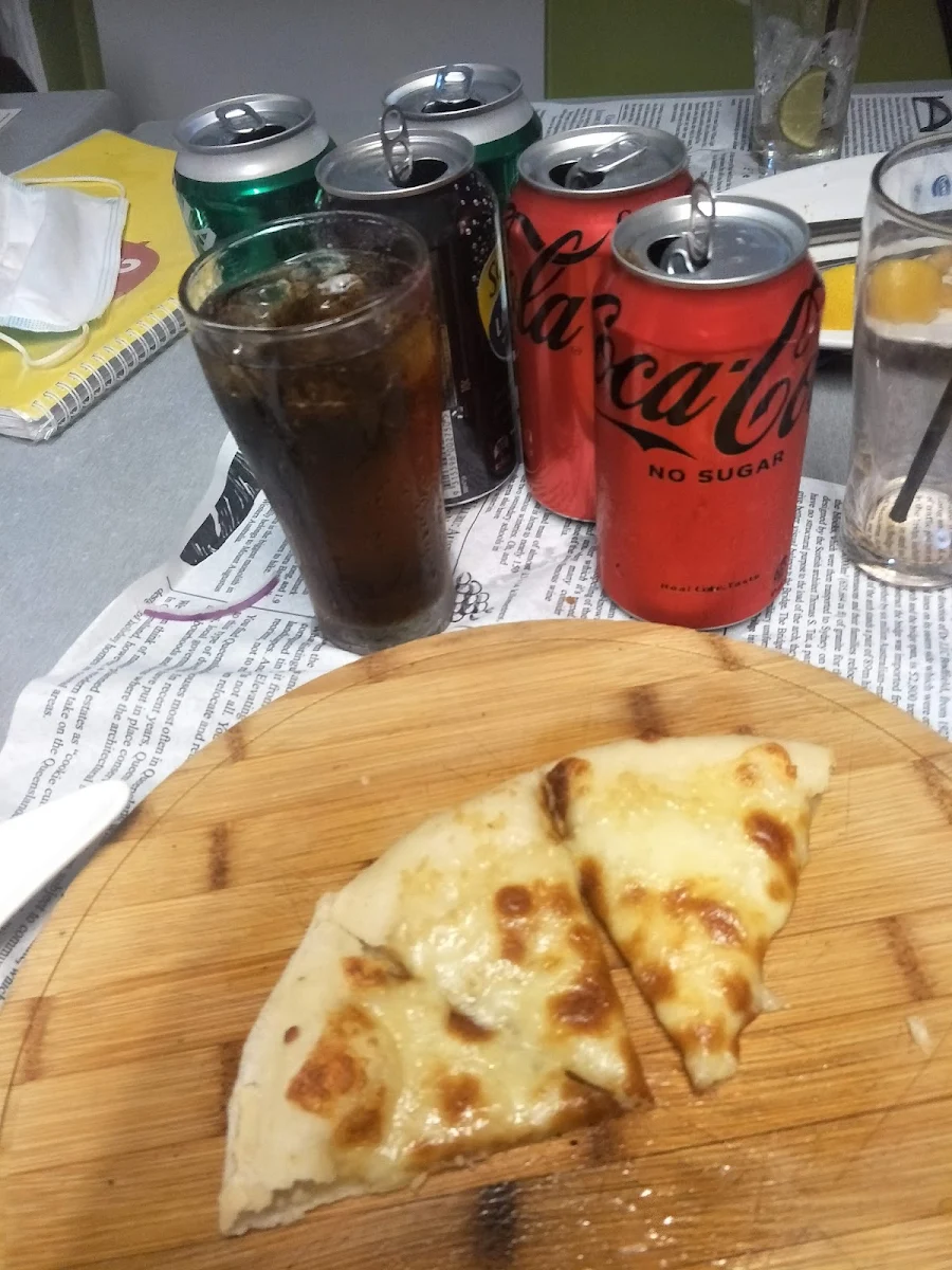 Garlic Bread with Cheese Pizza
