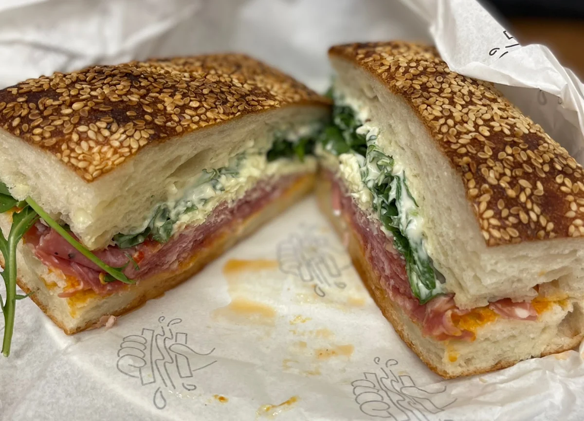 Highlights, Hector's Deli