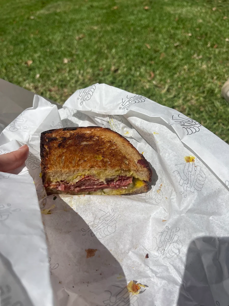 Highlights, Hector's Deli