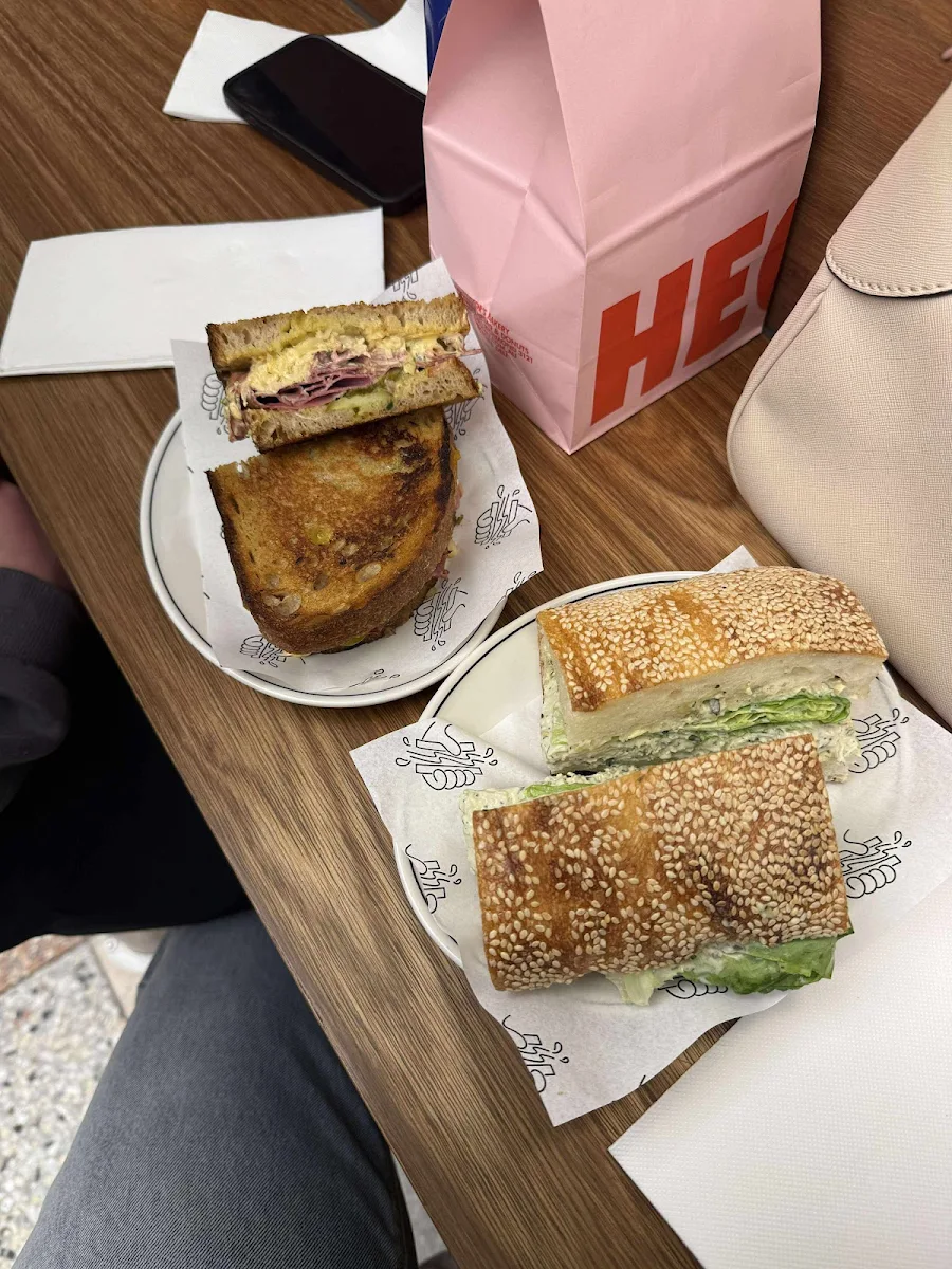 Highlights, Hector's Deli