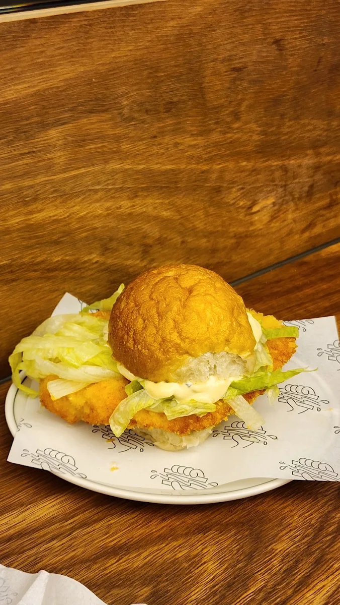 Highlights, Hector's Deli