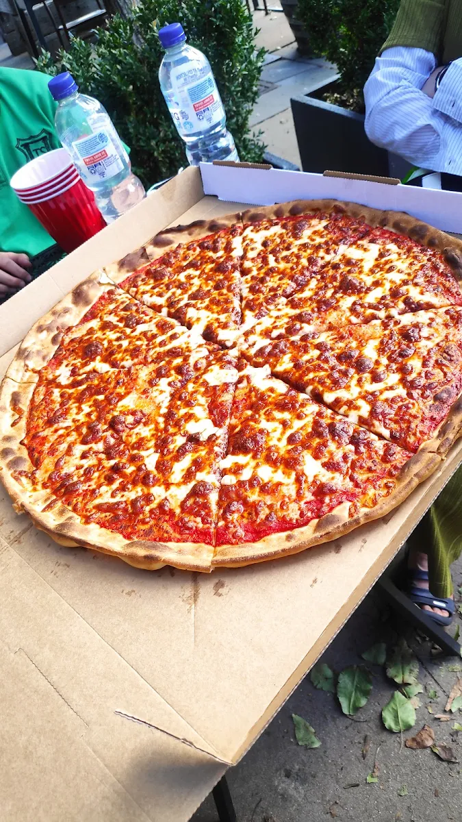 Highlights, Bronx Pizza