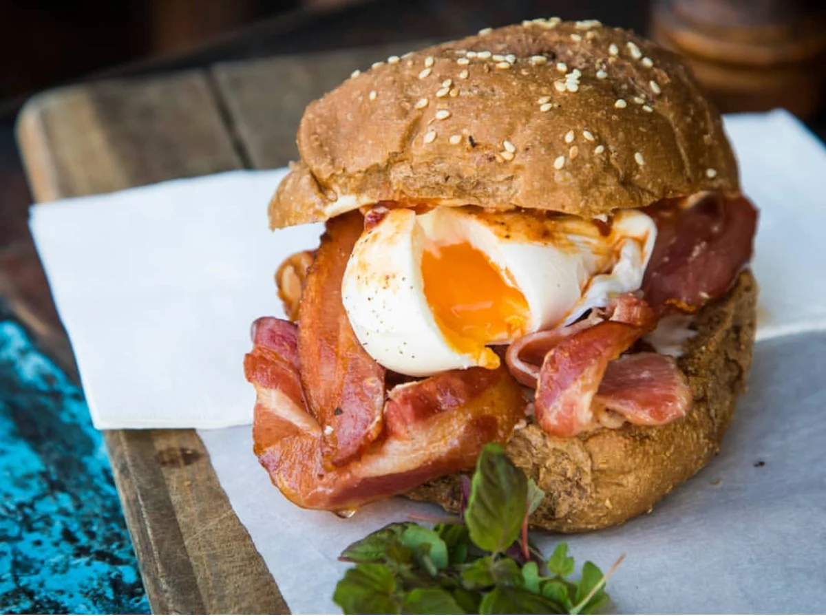 Bacon & Egg Roll