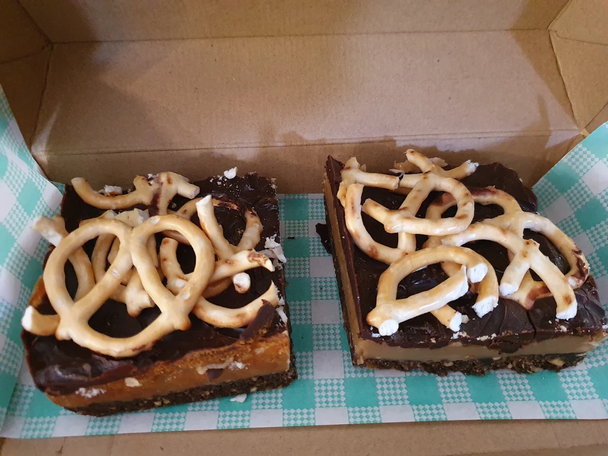 Carmel Pretzel