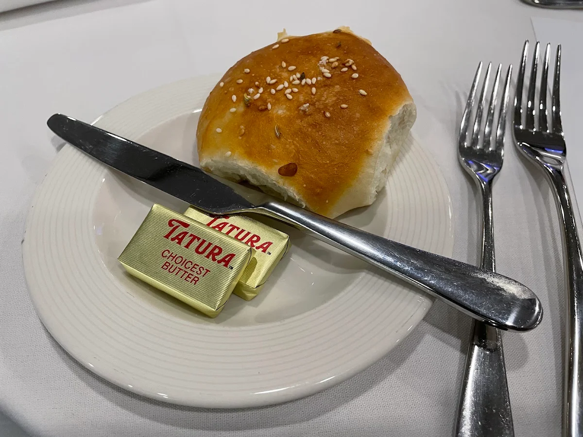 Bread Served, Entree Training Restaurant