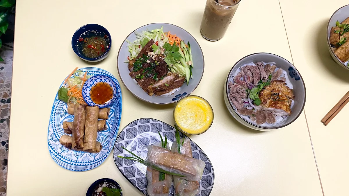 Highlights, Sunrise Cafe