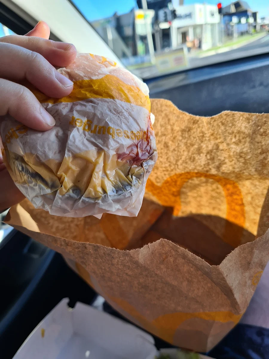 Cheeseburger, McDonald's Torquay
