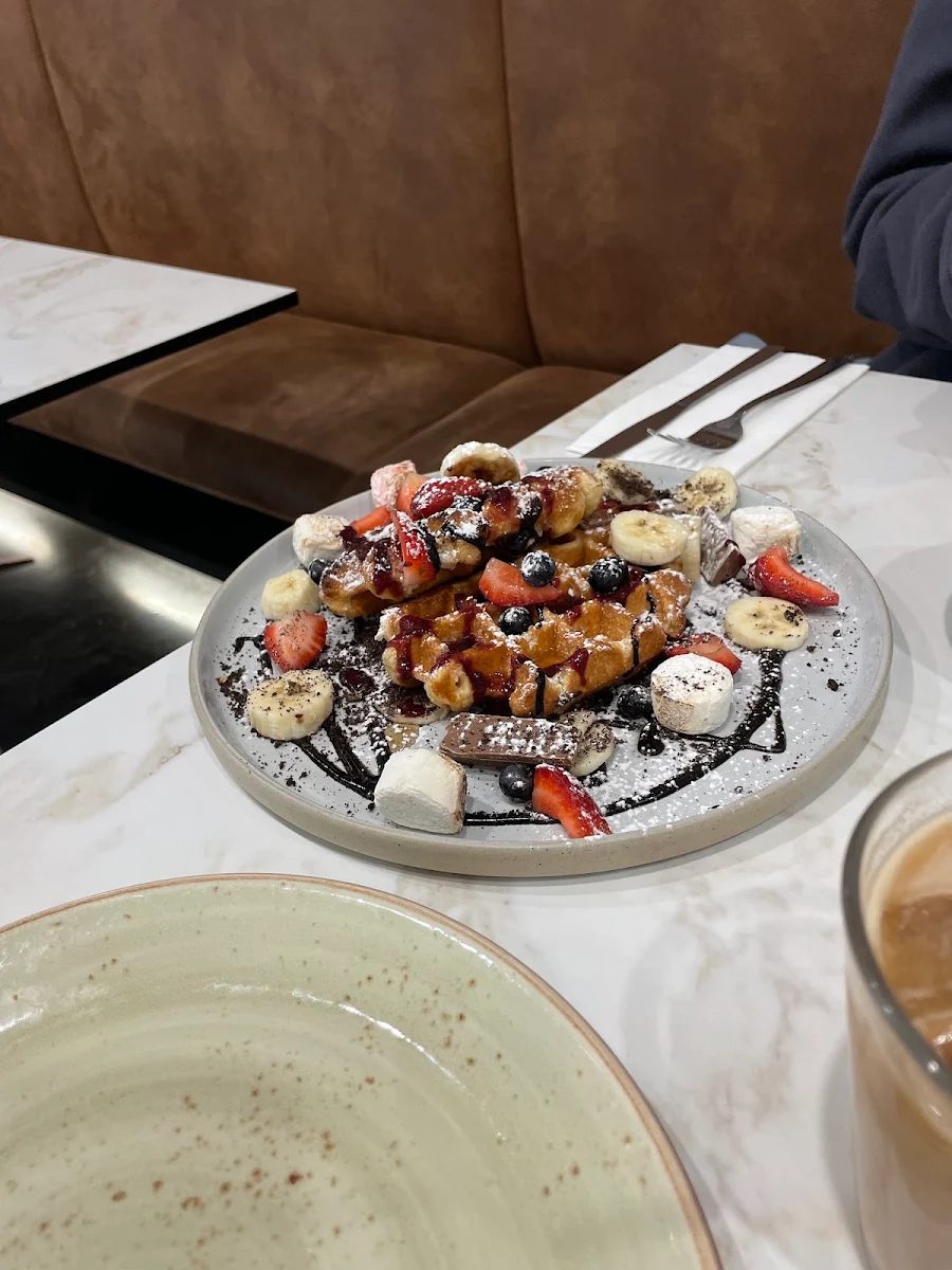 Waffles, Saporito Cafe