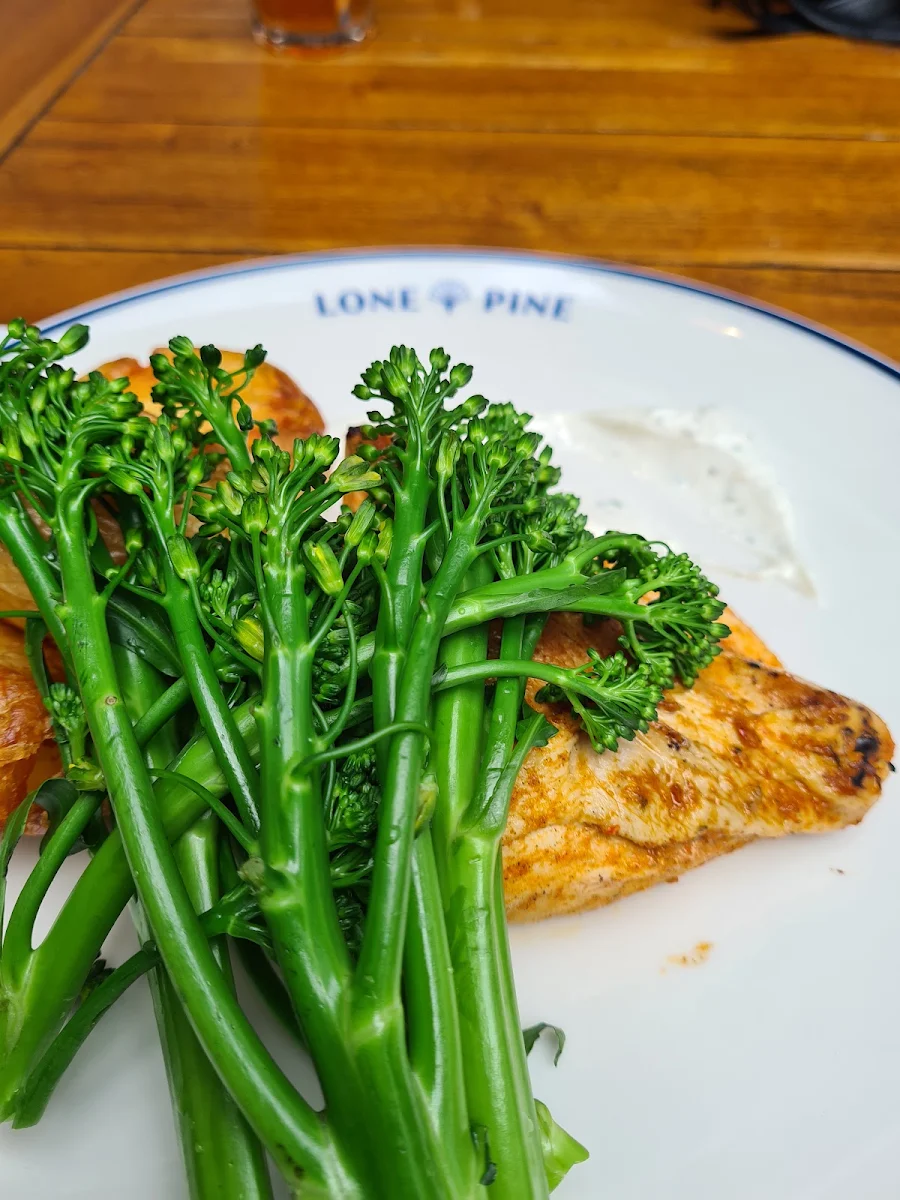 Crispy Grilled Chicken with Broccoli