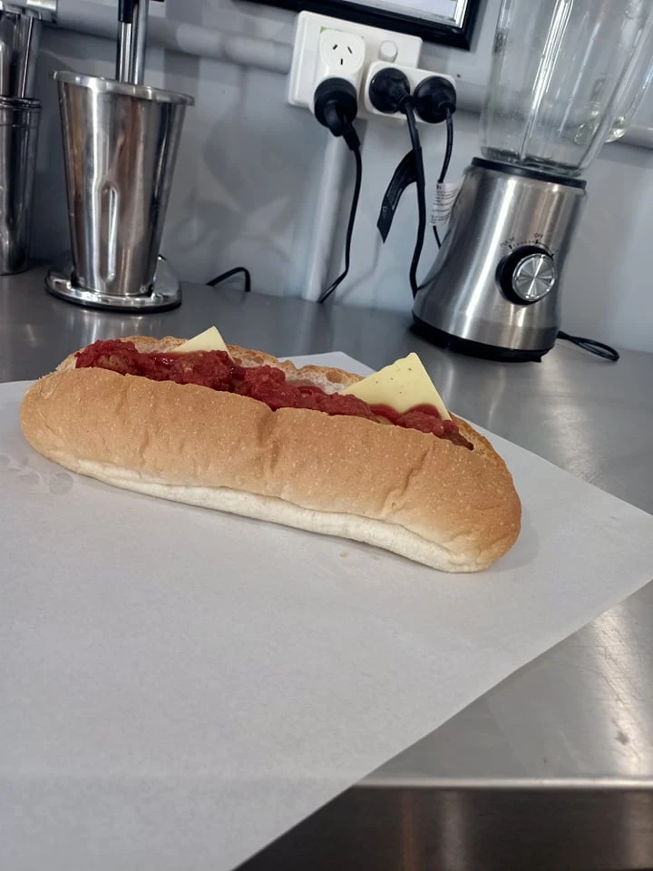 Highlights, MJ'S Cafe and Takeway
