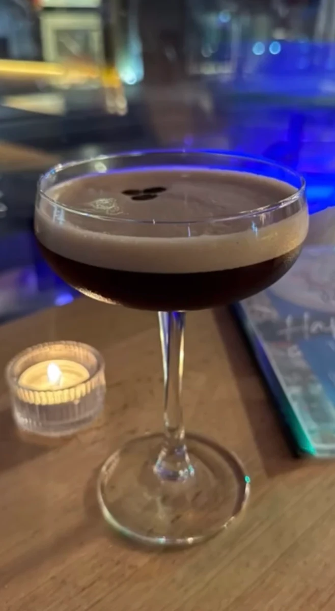 Espresso Martini, The hot dogs bar