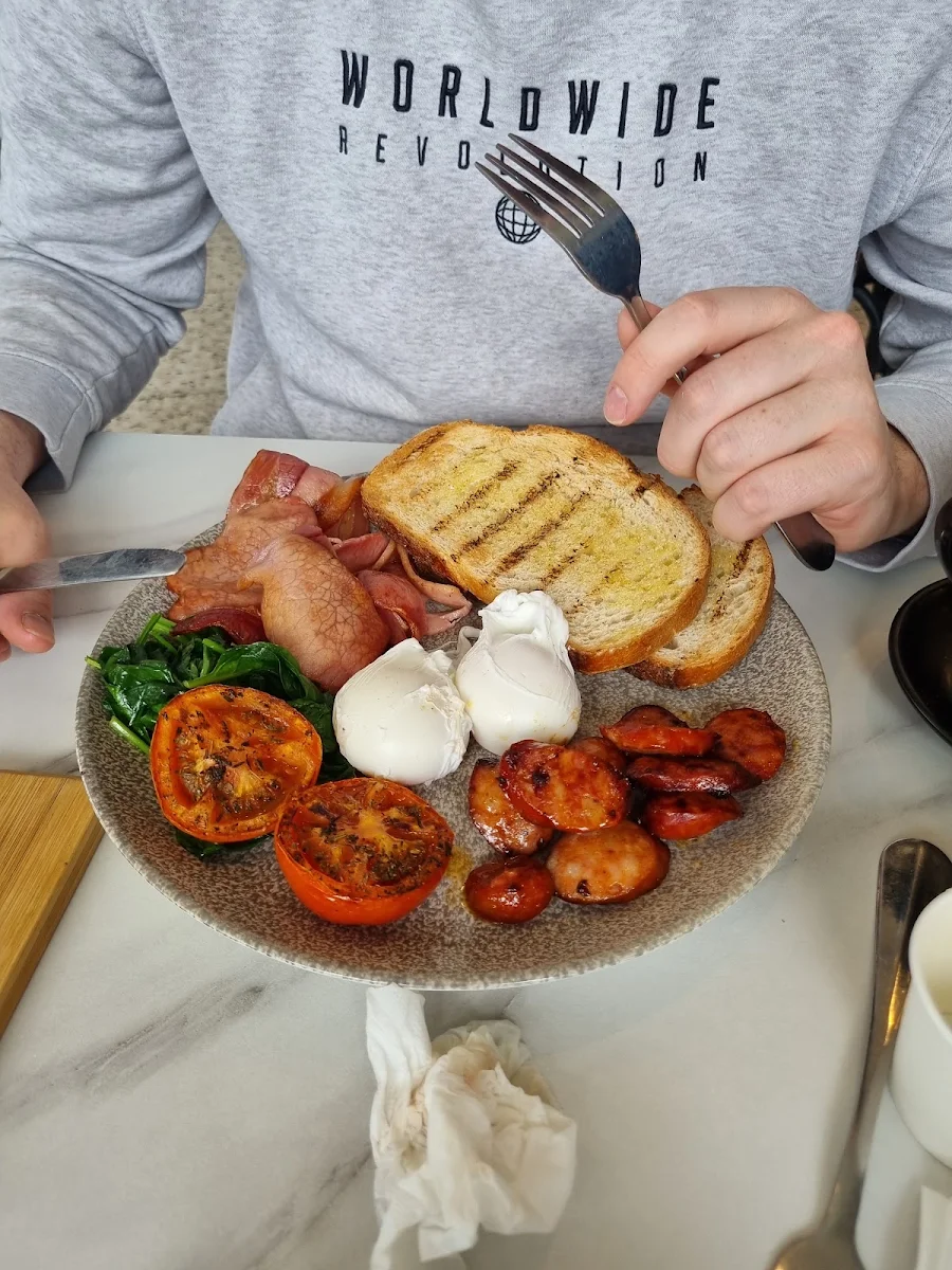 Highlights, Ridge Cafe