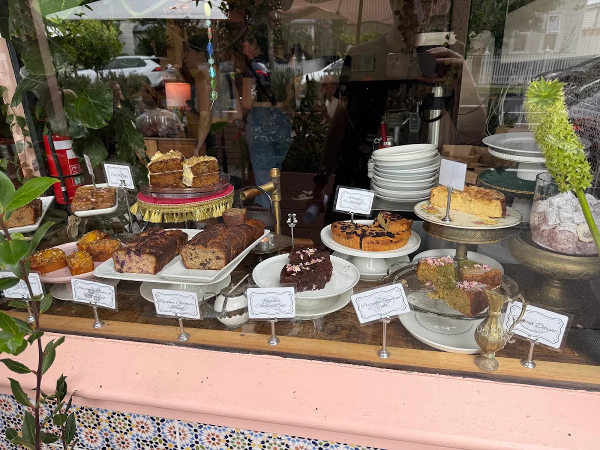 Cake Selection, Advieh