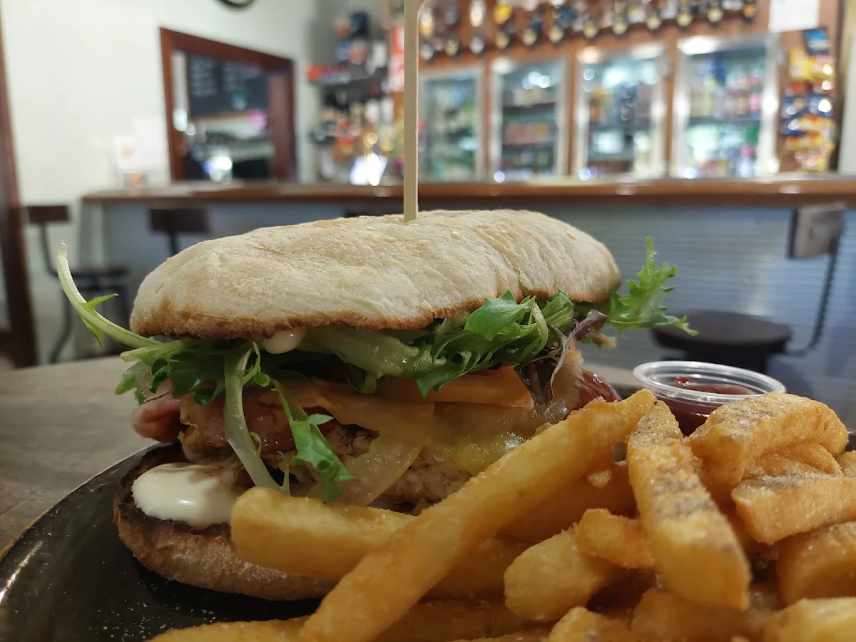 Club Sandwich with Chips