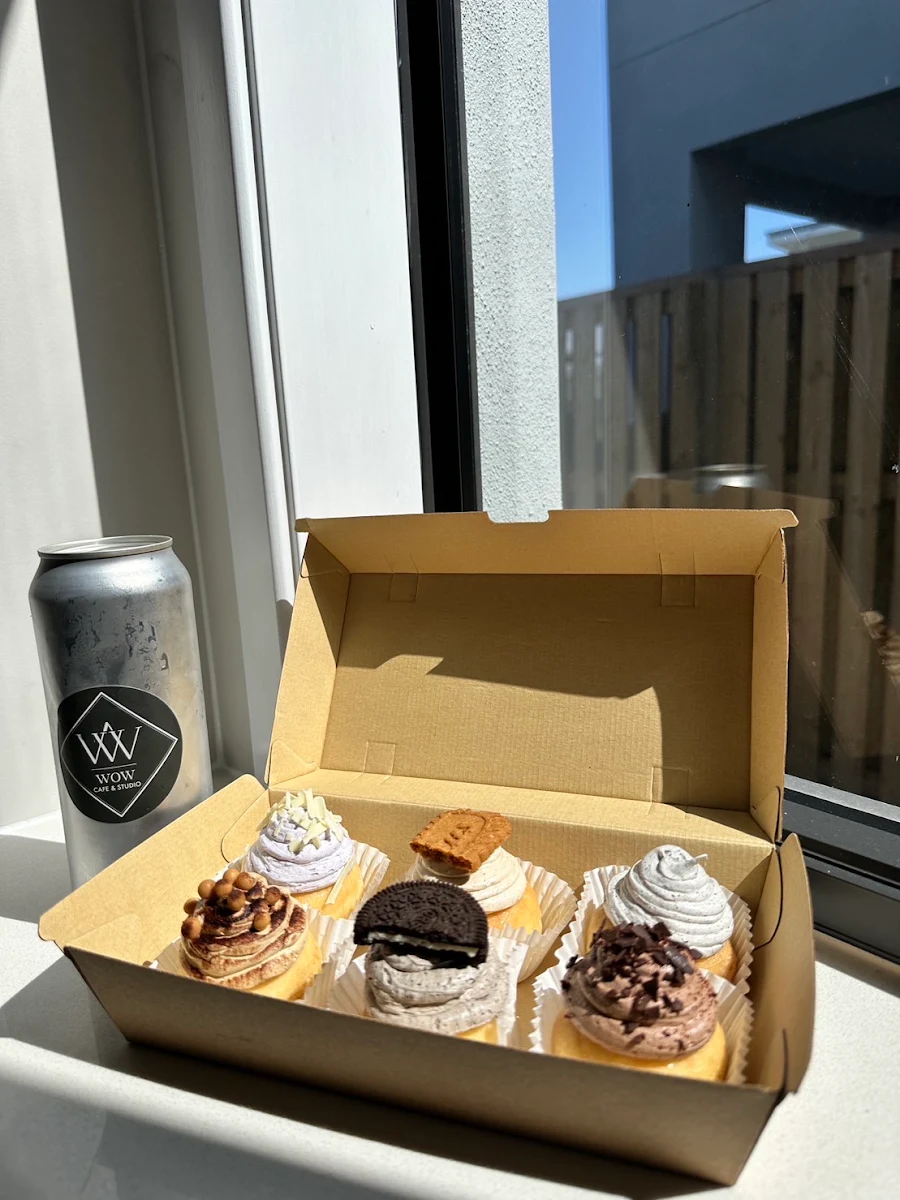 Highlights, WOW Cafe and Studio