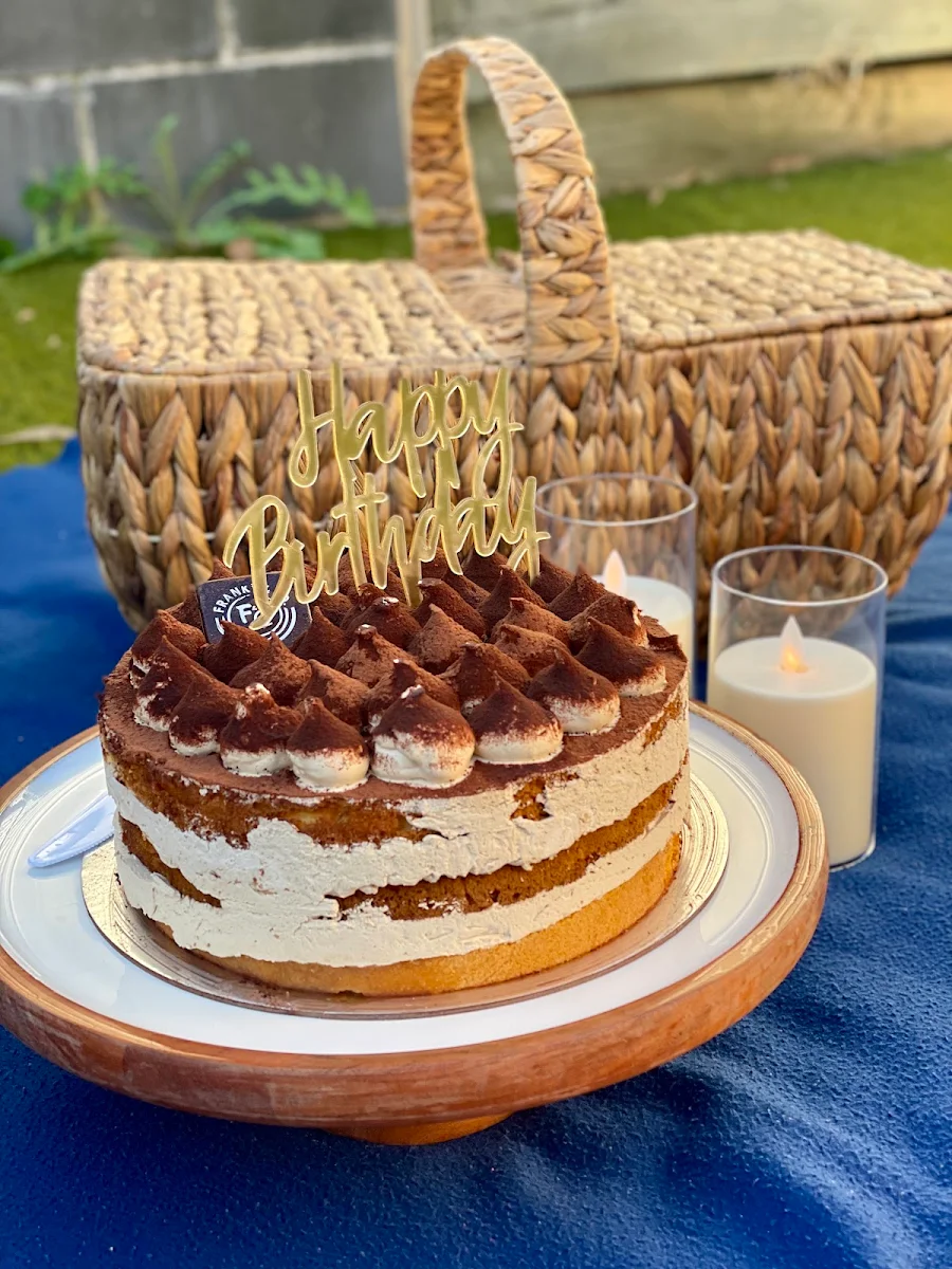 Tiramisu Cake