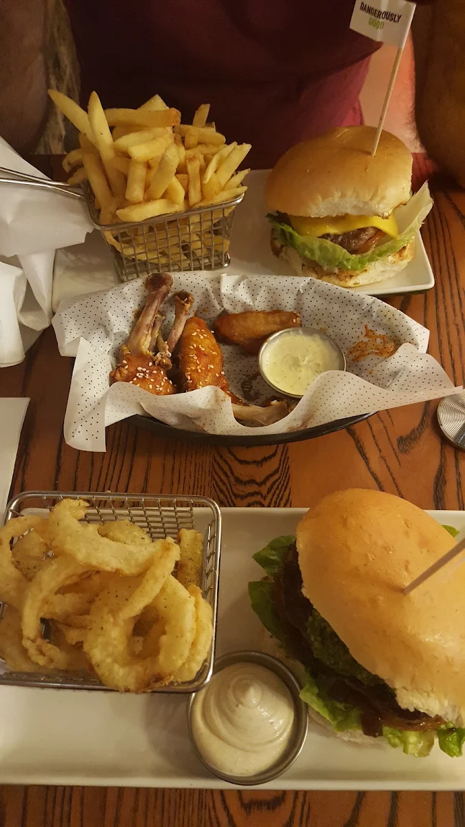 Wings, Burger Urge (Mackay)